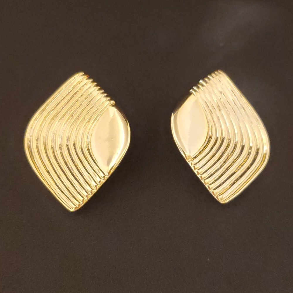 Vintage Gold tone Statement Clip on Earrings